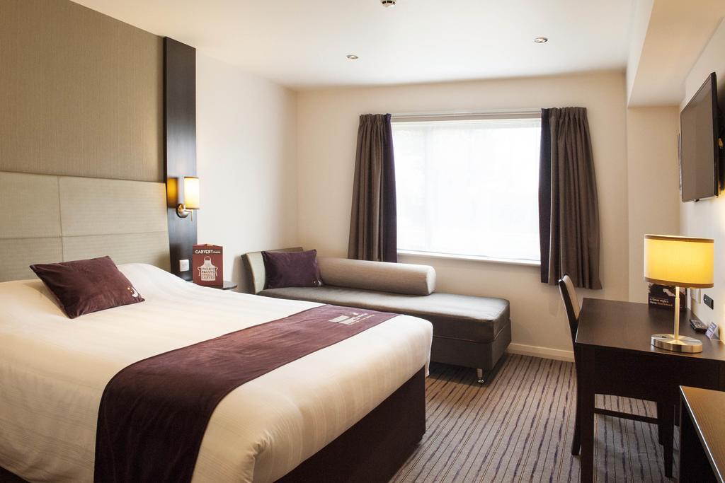 Premier Inn Southampton West Ower Room photo