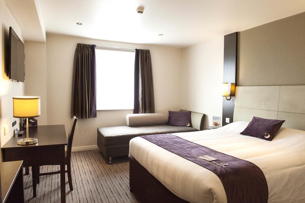 Premier Inn Southampton West Ower Room photo
