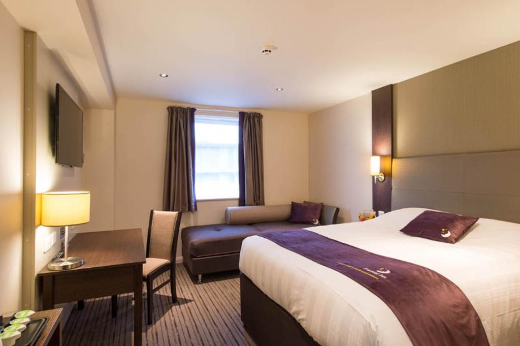 Premier Inn Southampton West Ower Exterior photo